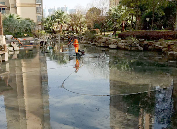 贡山景观池淤泥清理
